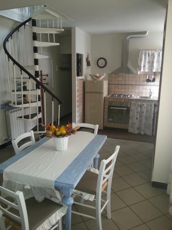 Case Vacanze Borgo Marina Imperia Room photo